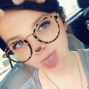 Meet your Posher, Adriana